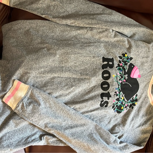 Girls brand new clothing size 13-14: ZARA, ROOTS and FILA - Picture 5 of 6